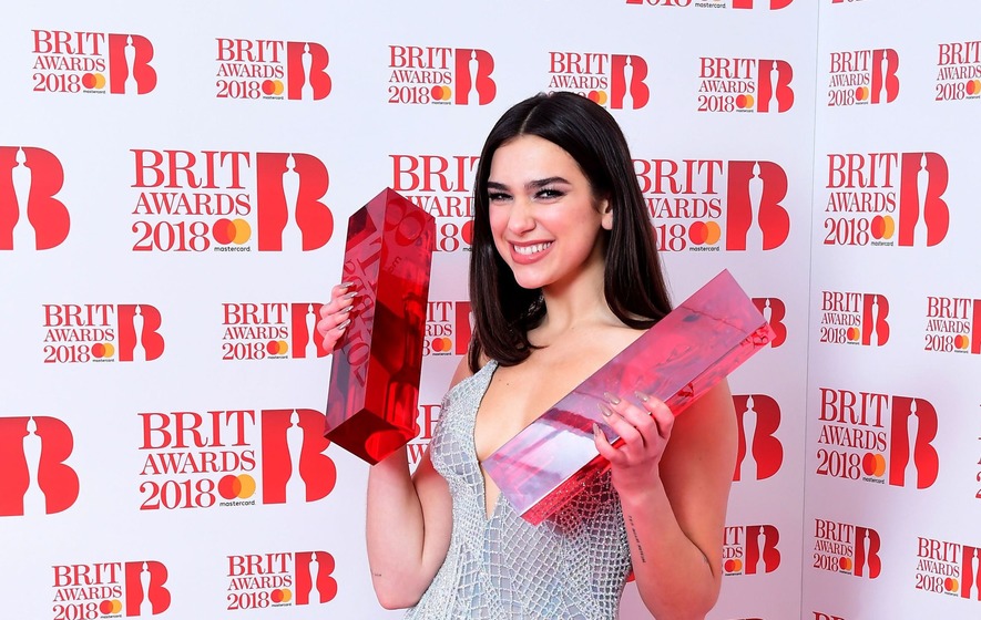 (RU) Дуа Липа выиграла 2 награды Brit Awards