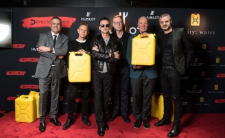 (RU) Depeche Mode выпустили часы к новому мировому туру
